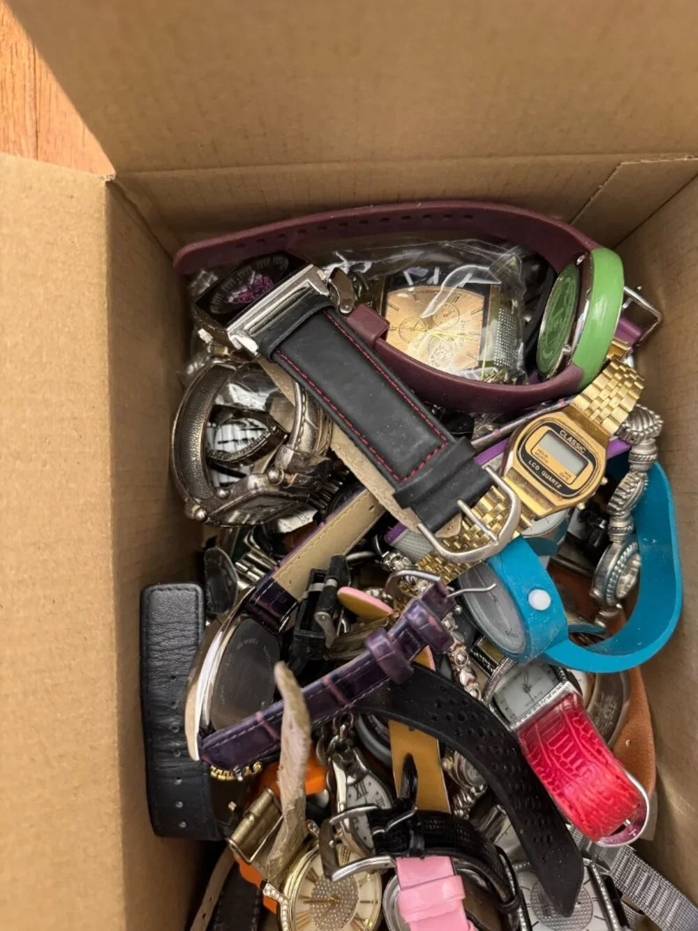 Bulk Watch Lot 4.5 LBS Mixed Vintage Modern Watches Reseller Parts Repair